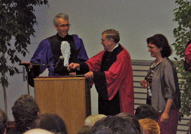 Mrs Charvet-Pello representing the city of Tours with James Serrin and the President
